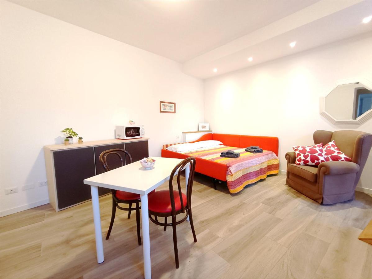 La Casa Del Barcaiolo Appartement Malgrate Buitenkant foto